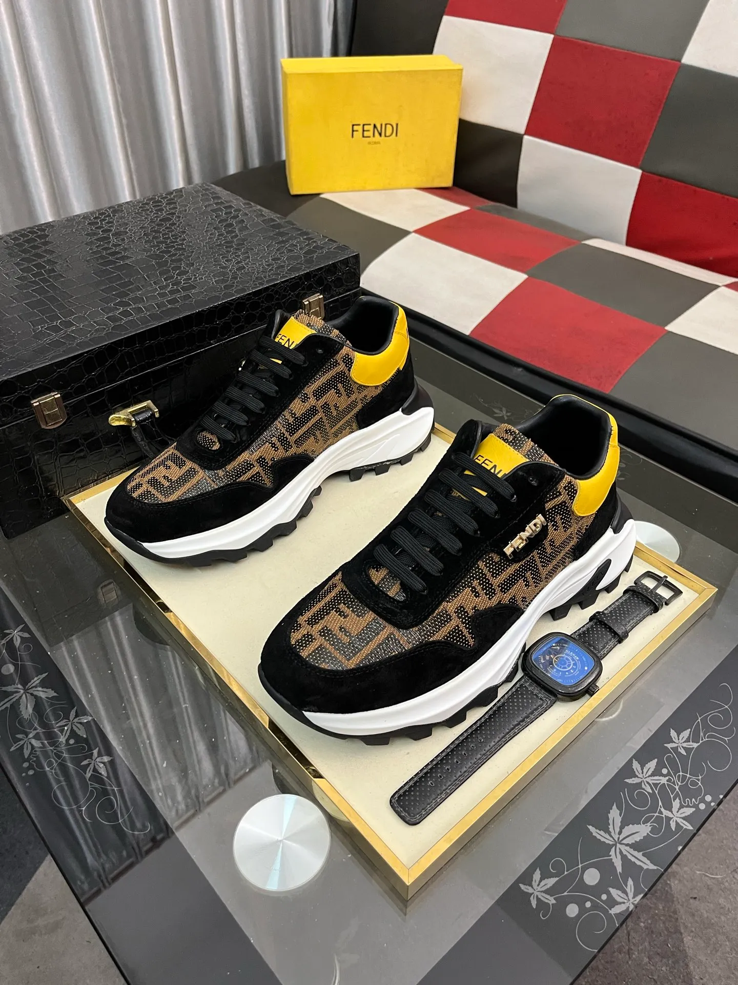 Men's Men's Shoes💰458⌚️⌚️[FENDI] Fendi's classic and comfortable men's, this complex sneaker is made of soft calfskin➕genuine leather lining➕original ultra-light rubber material with rough outsole. This unique light style is suitable for the casual and refined sensibility of this season. It is comfortable and natural on the feet. It is an everyday style for casual travel in autumn and winter! 38−443️⃣colors available